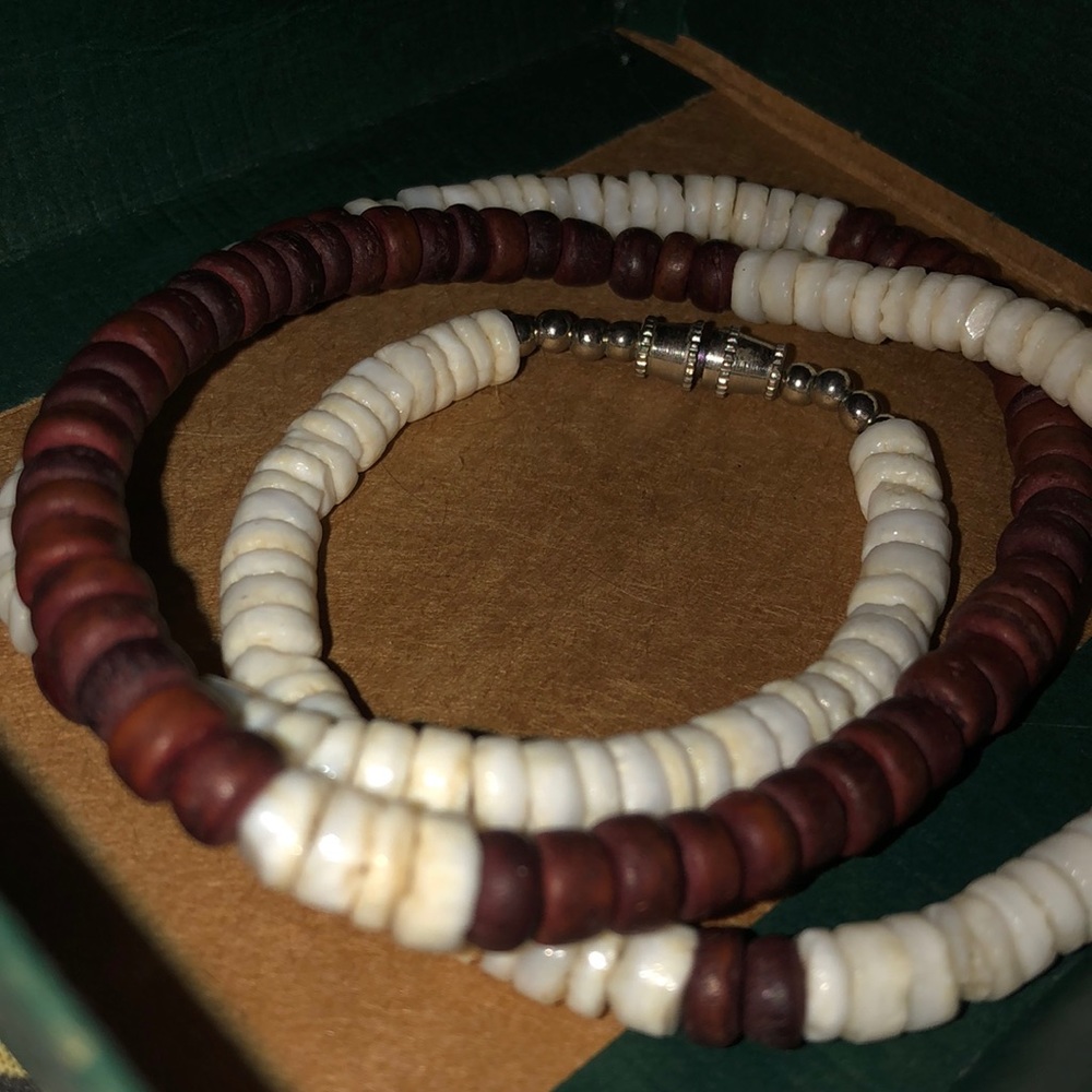 Shell necklace - Picture 3 of 3